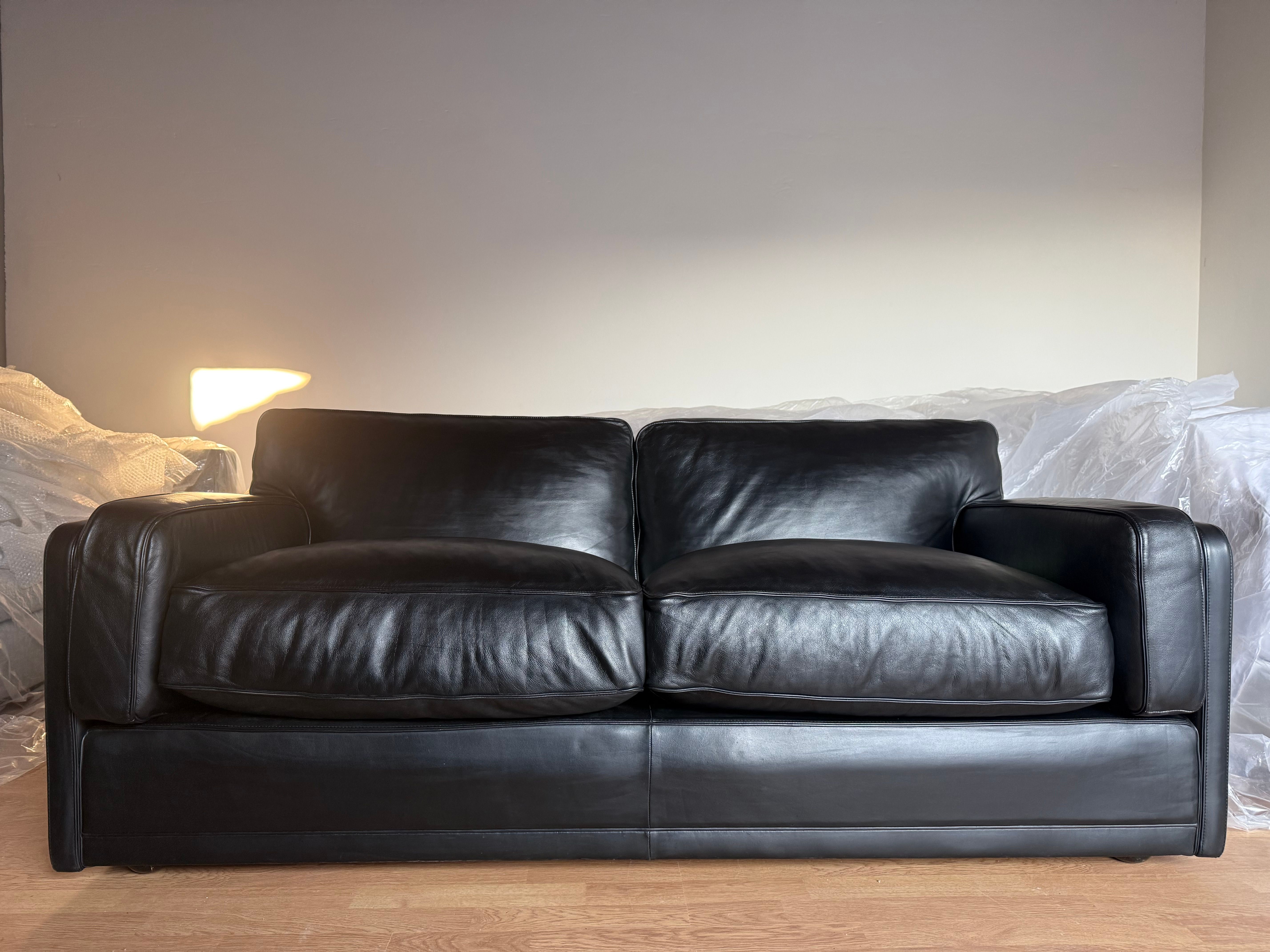 Divano 2 posti in pelle nera di Tito Agnoli Main