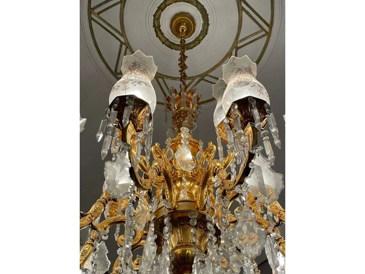 Lampadario a 15 luci in bronzo dorato, F.B.A.I. 2