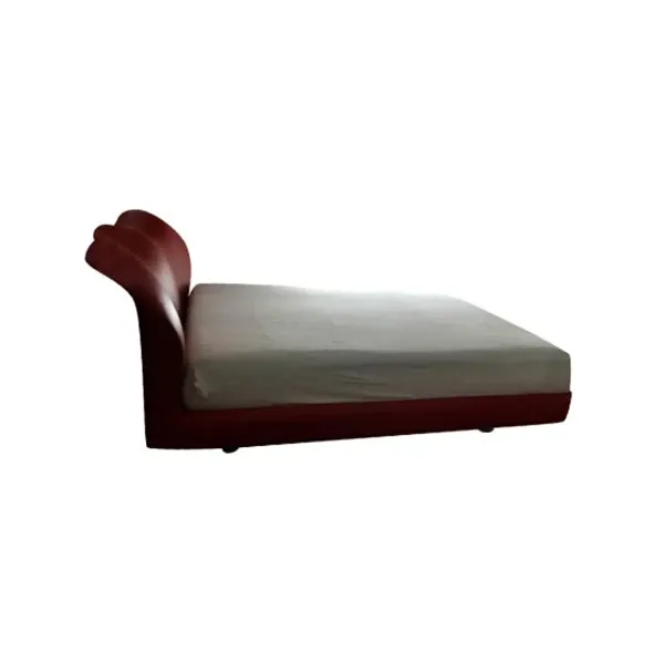 Marilyn double bed in leather (red), Flou image