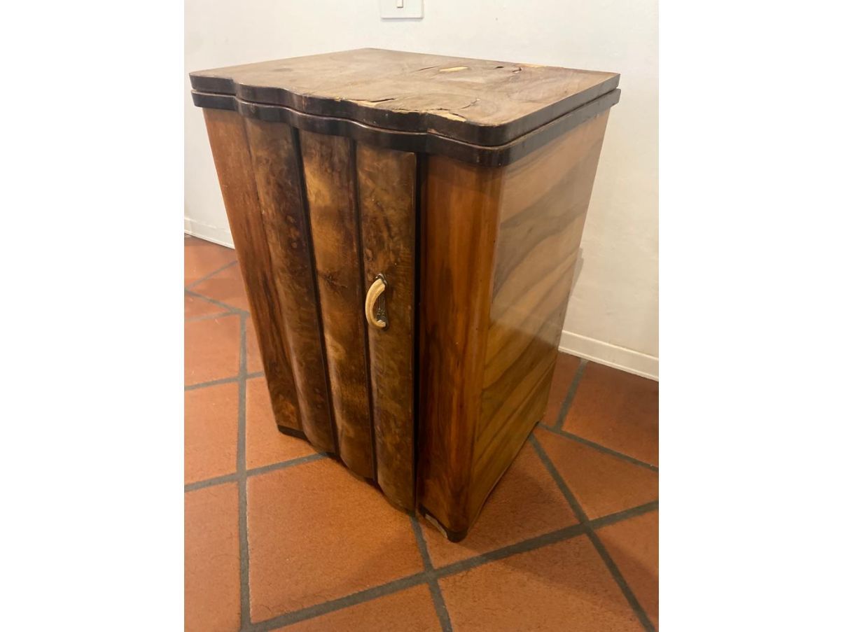 Mobiletto per macchina da cucire vintage in legno, anni '60 in vendita su  Pamono