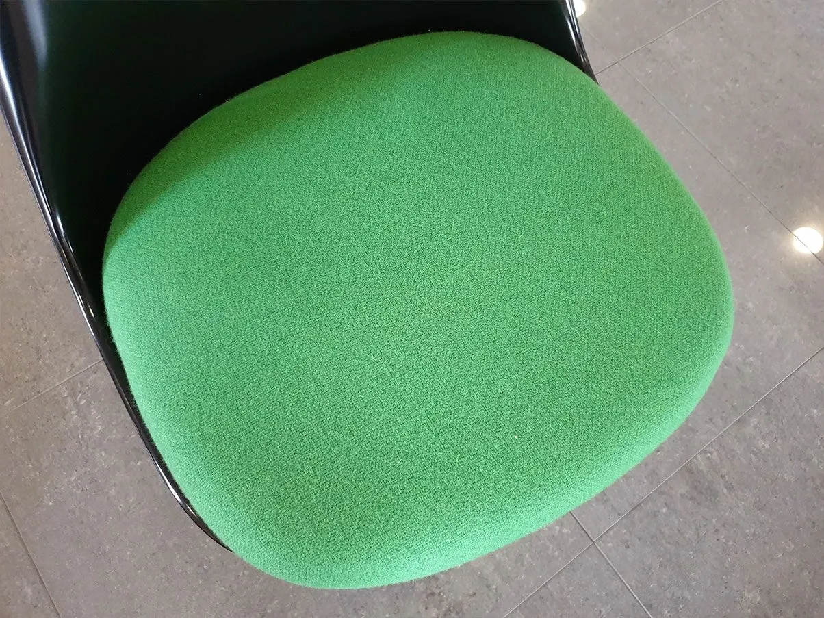 Swivel Tulip chair in aluminum and fabric (black), Knoll 3