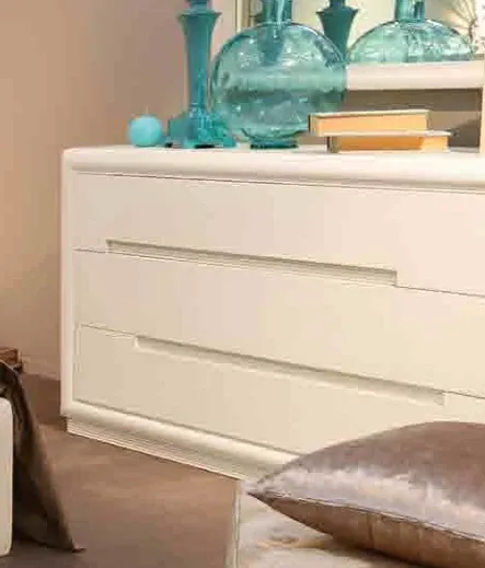 Set of chest of drawers and 2 bedside tables in white lacquered wood, Betamobili 4