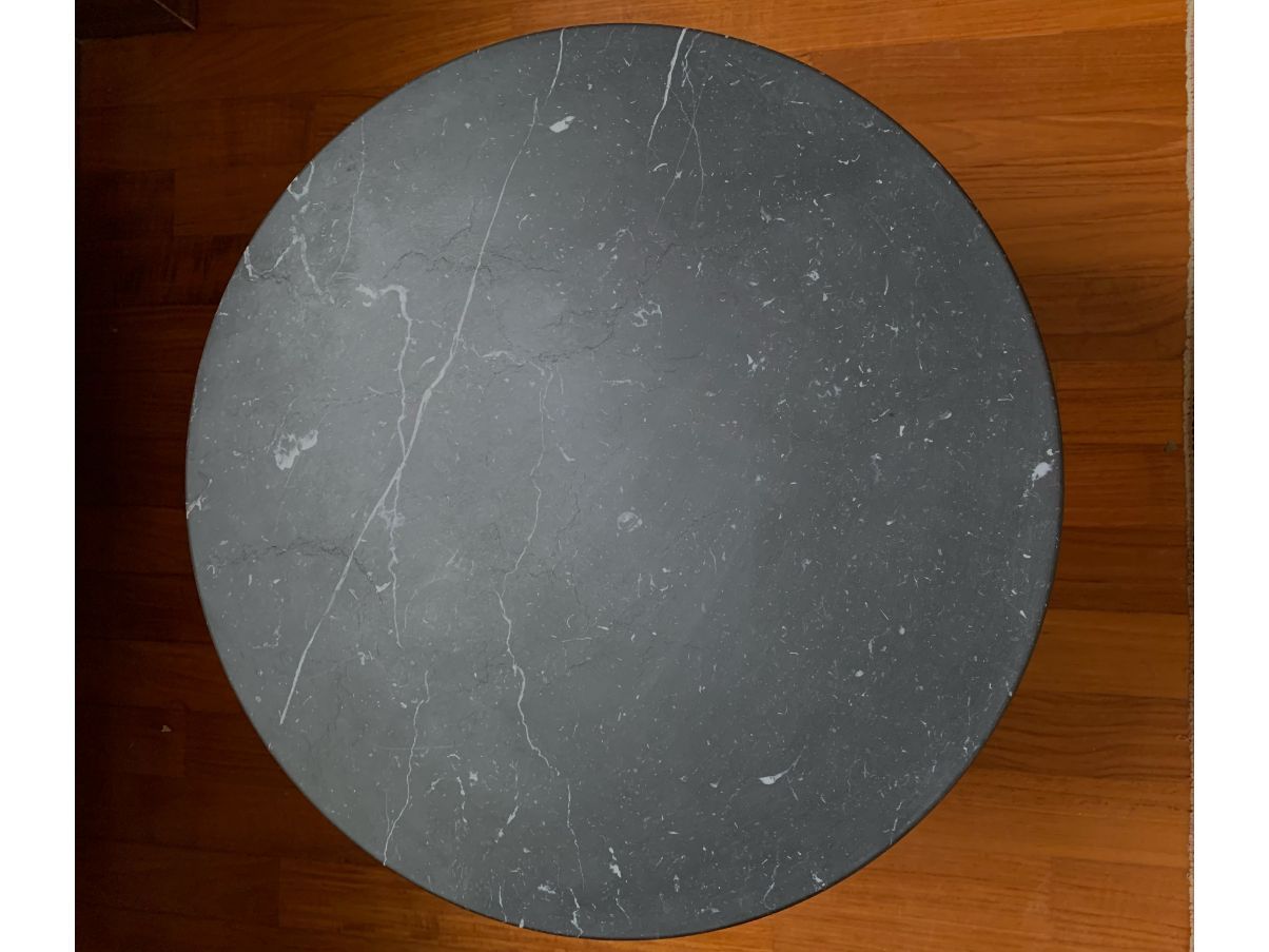 Runder Tulip Tisch von Eero Saarinen schwarz Side