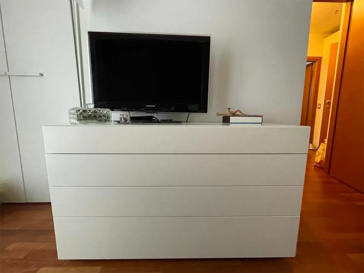 Cassettiera camera da letto in legno laccato (bianco), Poliform 1