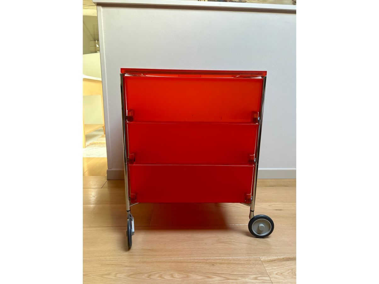 Mobil 3-drawer container/nightstand by Antonio Citterio, Kartell  Details