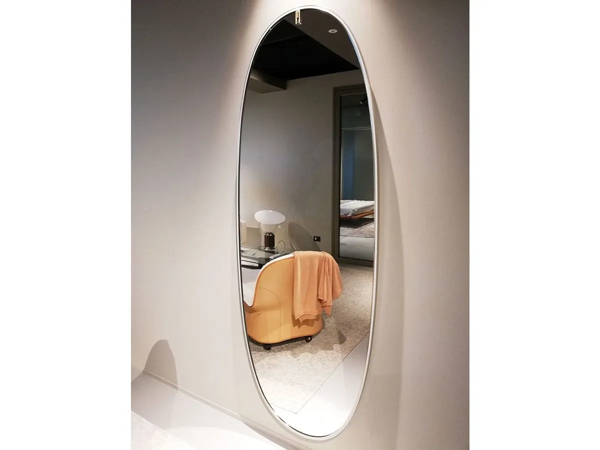 Specchio ovale La plus Belle con luce integrata, Flos 2