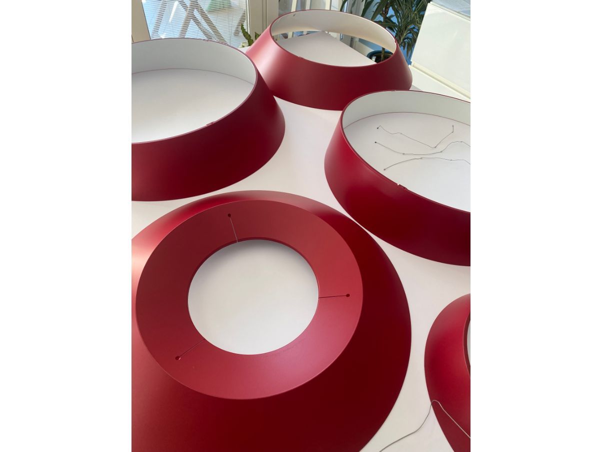 Le Soleil Hängelampe aus Polycarbonat (rot) Front