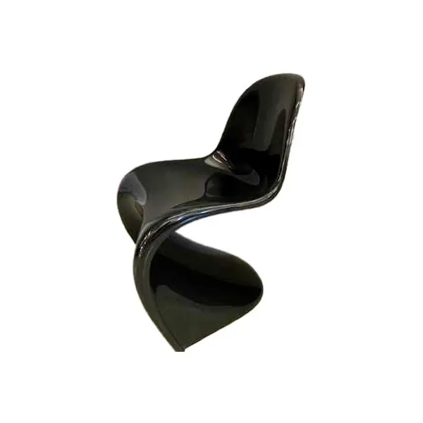 Iconic Panton Chair (black), Vitra image