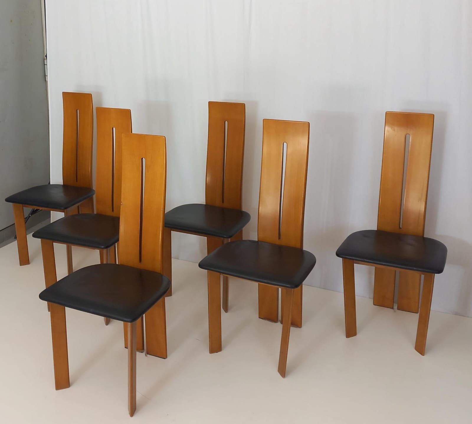 6er Set Esszimmerstühle aus Kirschholz und Leder von Mario Marenco (70er Jahre) Details