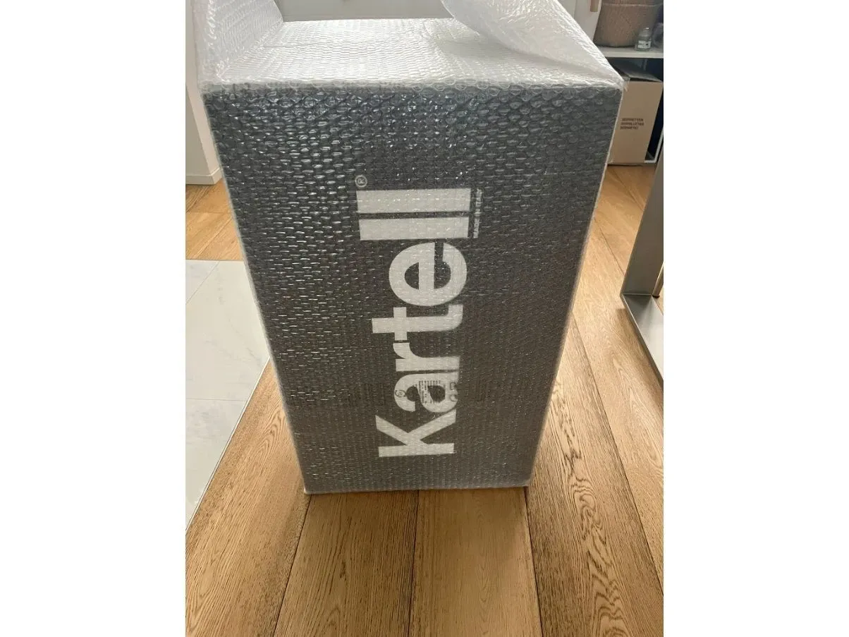 Lampada da tavolo Bourgie trasparente, Kartell 8