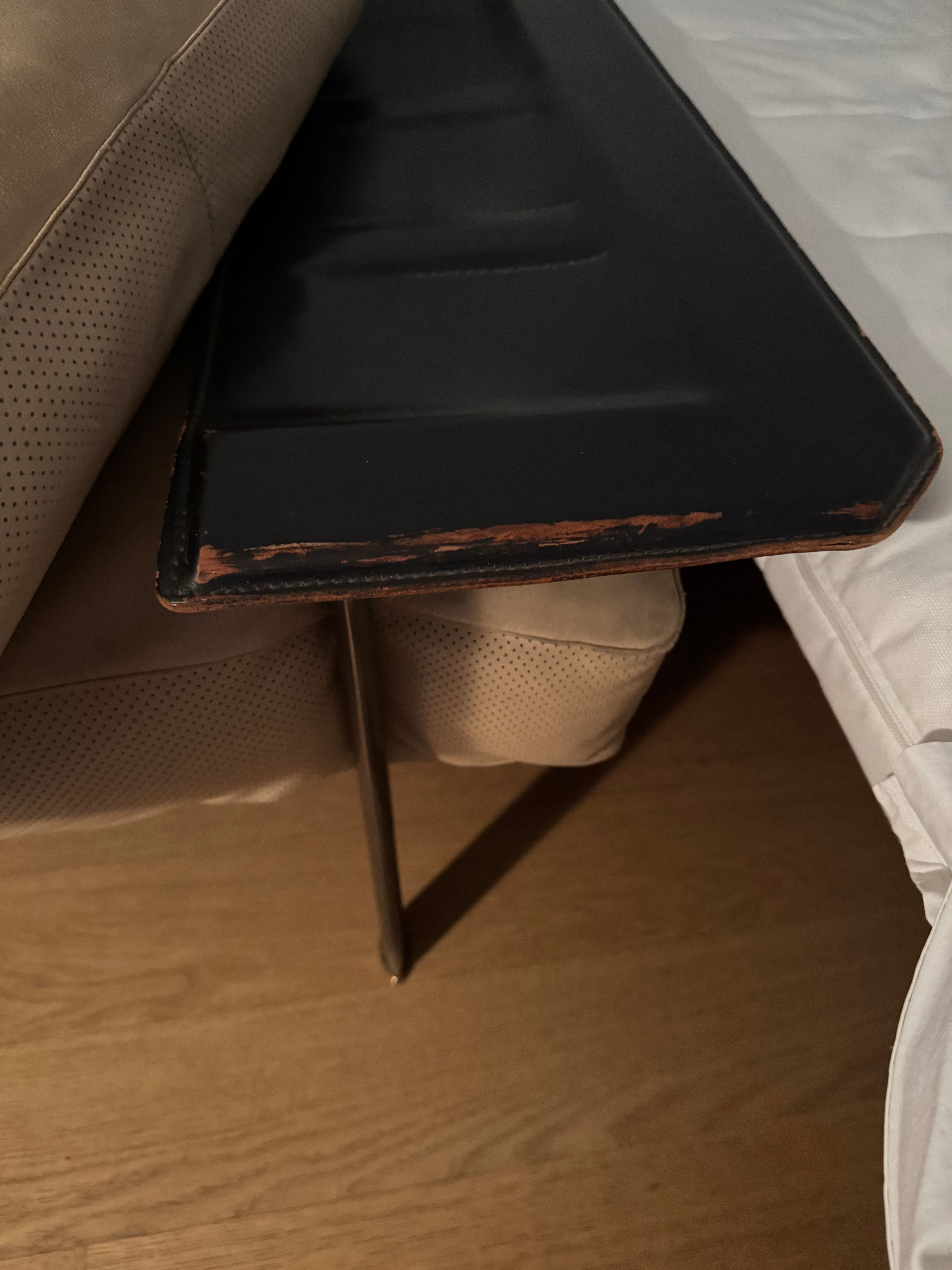 Divano 3 posti Diesis rivestito in pelle beige di Antonio Citterio, B&B Italia Defects