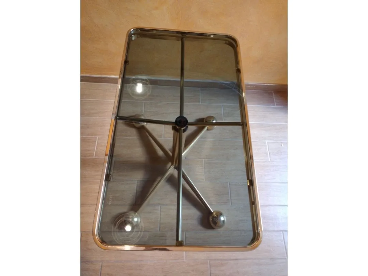 Tavolino in ottone e vetro fumè vintage (anni '70) 3