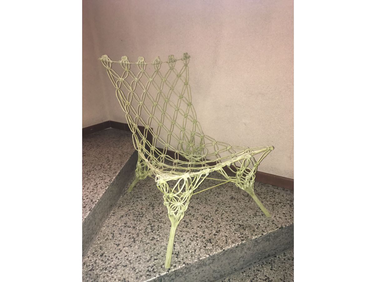 Knotted chair in carbon fiber 5