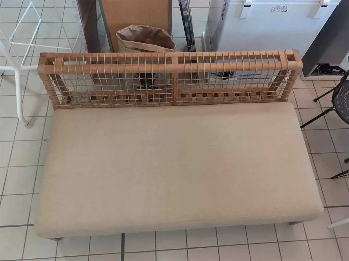 Divanetto 2 posti Synthesis in legno e rete a maglie 3