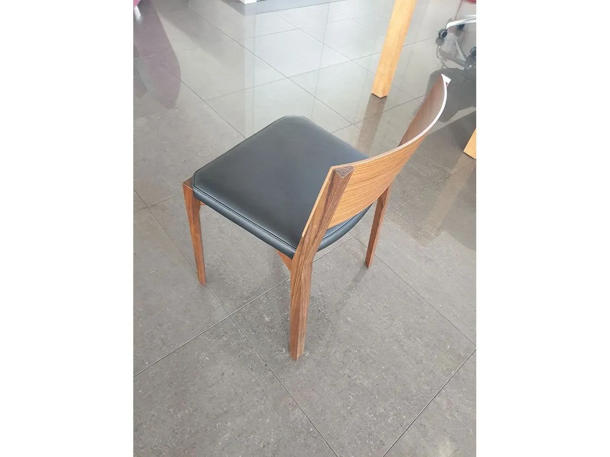 Sedia Lario in legno con sedile in ecopelle (nero), Porro 5