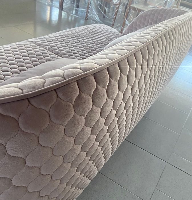 3 Seater Removable Cover Sofa in Antique Pink Details