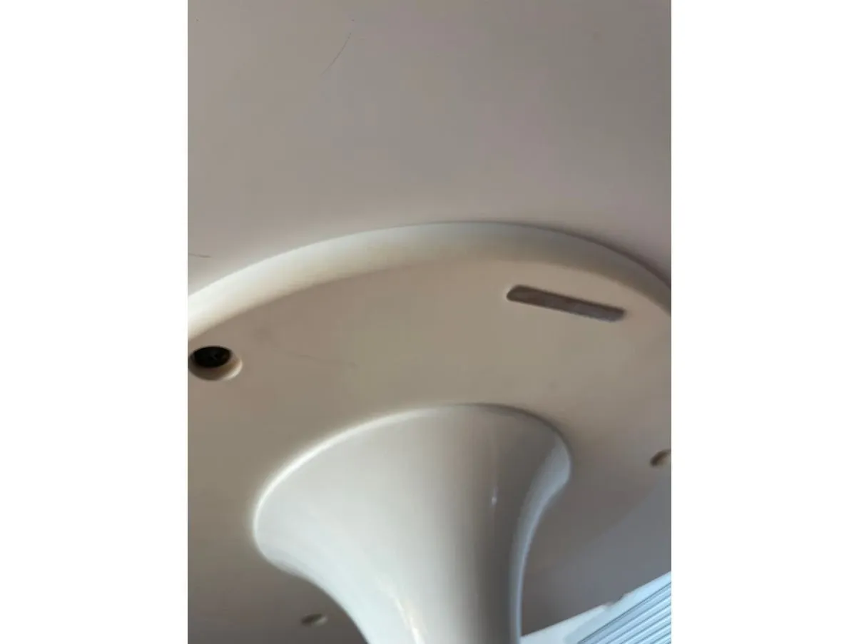 Tavolo Tulip bianco di Eero Saarinen, Knoll 4