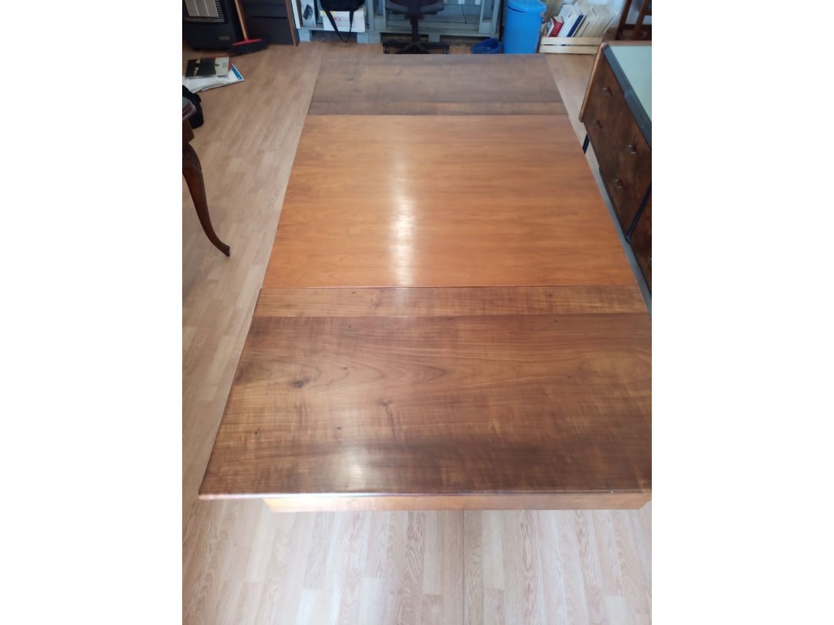 Vintage extendable cherry table (1920s), Front
