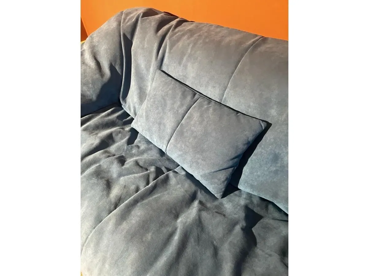 Divano in alcantara blu, Ligne Roset 5