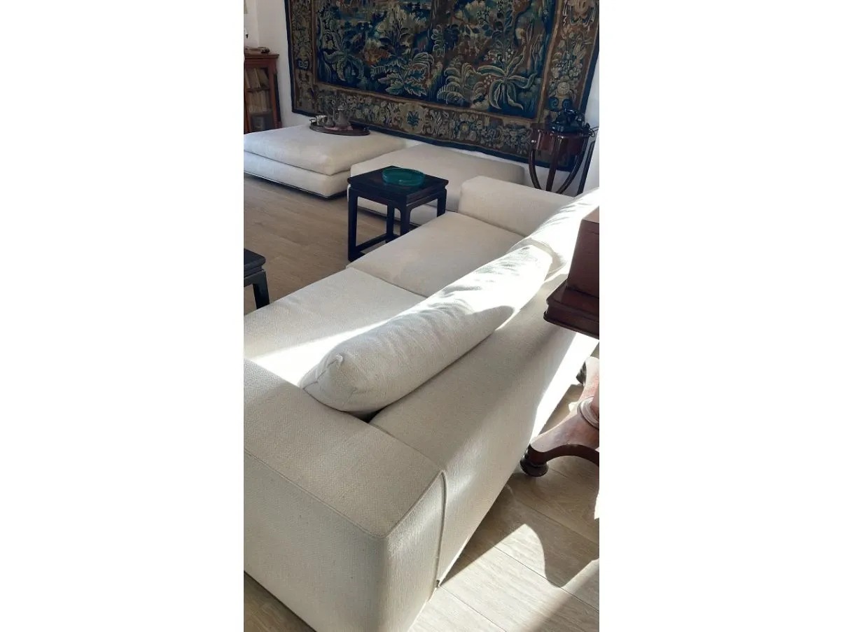 Hamilton sofa and 2 poufs set 2