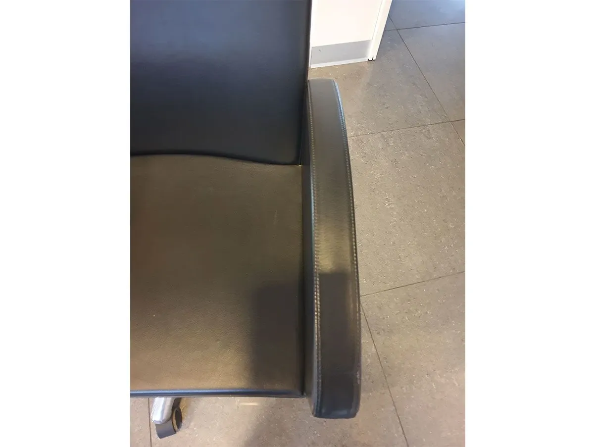 Onda Managerial adjustable armchair (black), Poltrona Frau 