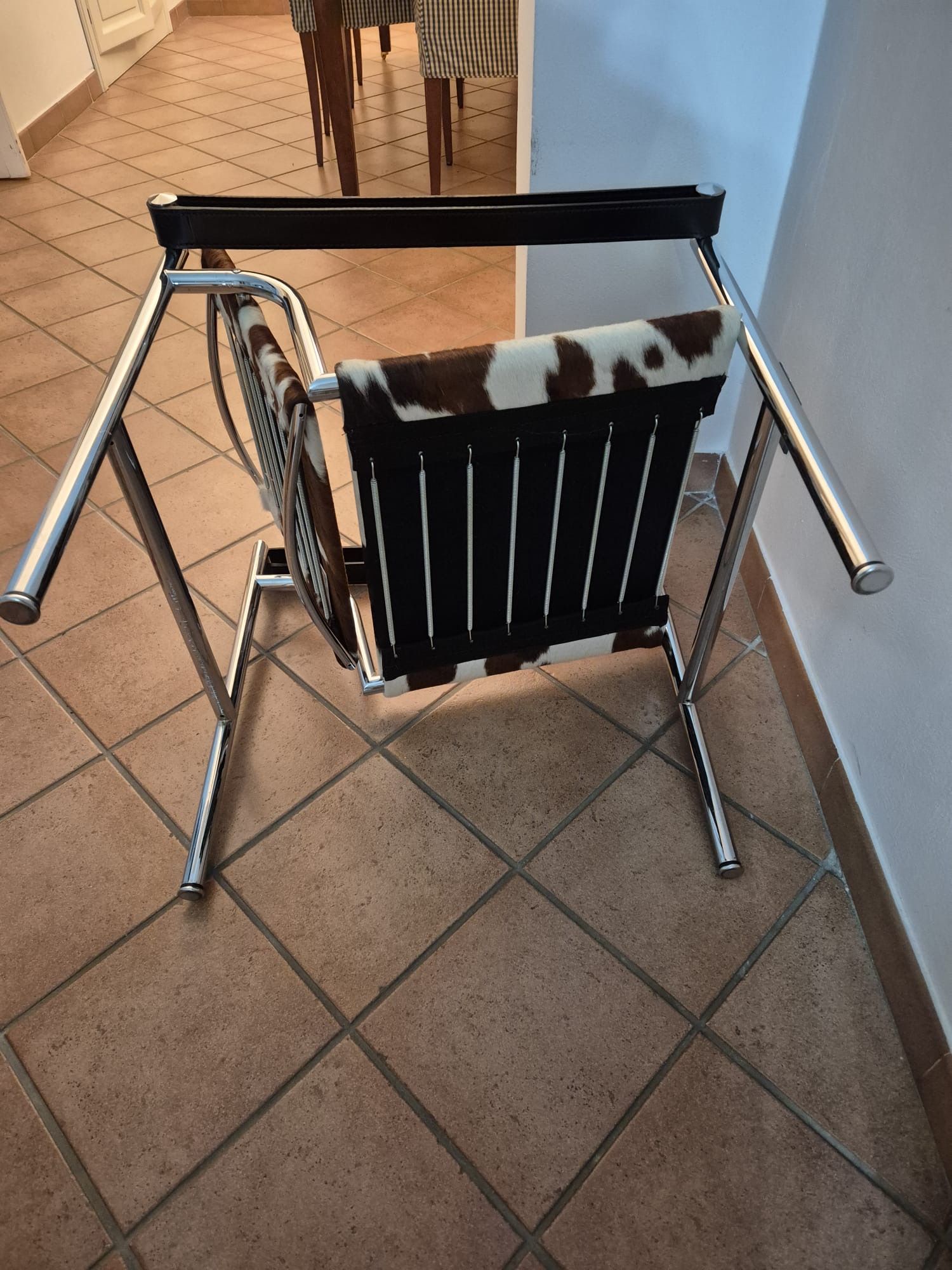 Le Corbusier LC1 Armchair Details