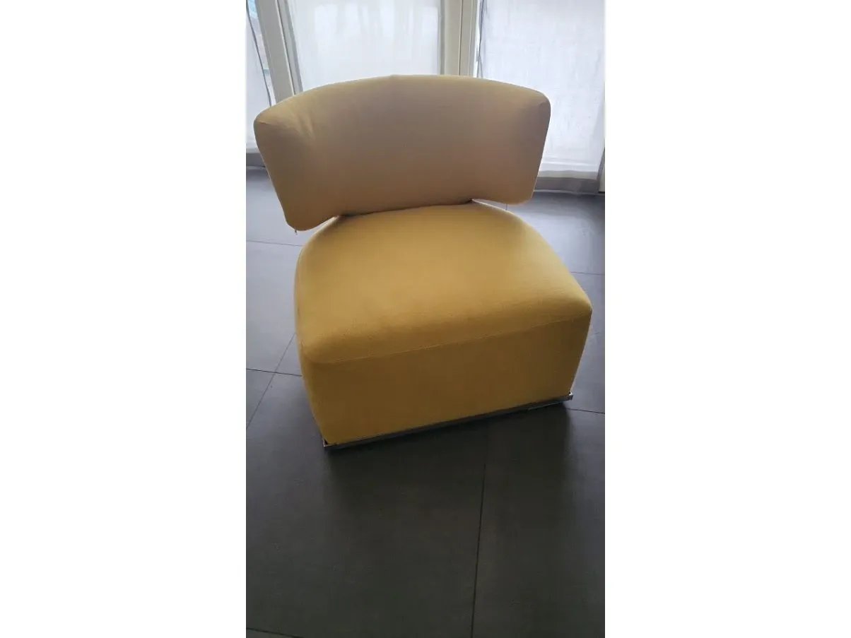 Armchair in yellow fabric, Maxalto 1