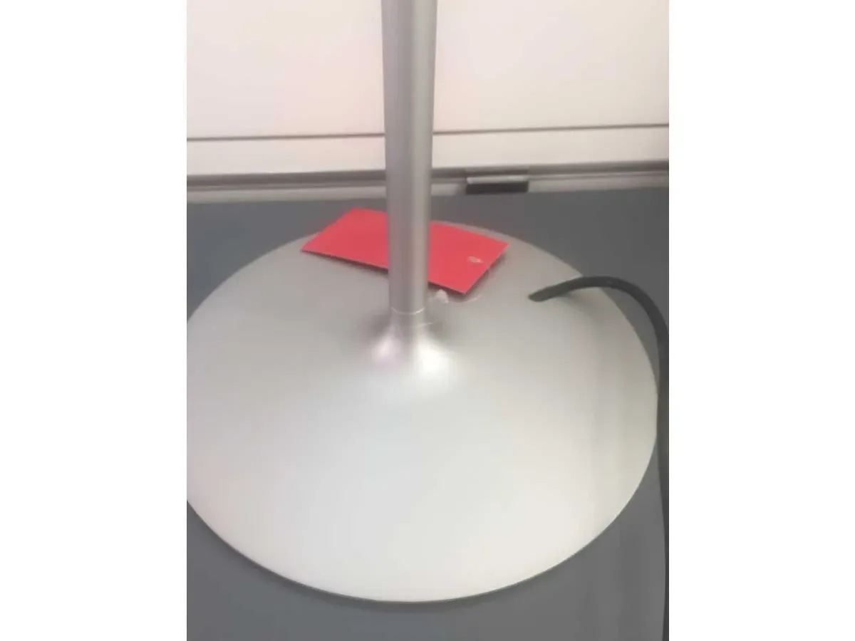 Romeo Moon Table 1, Flos 3