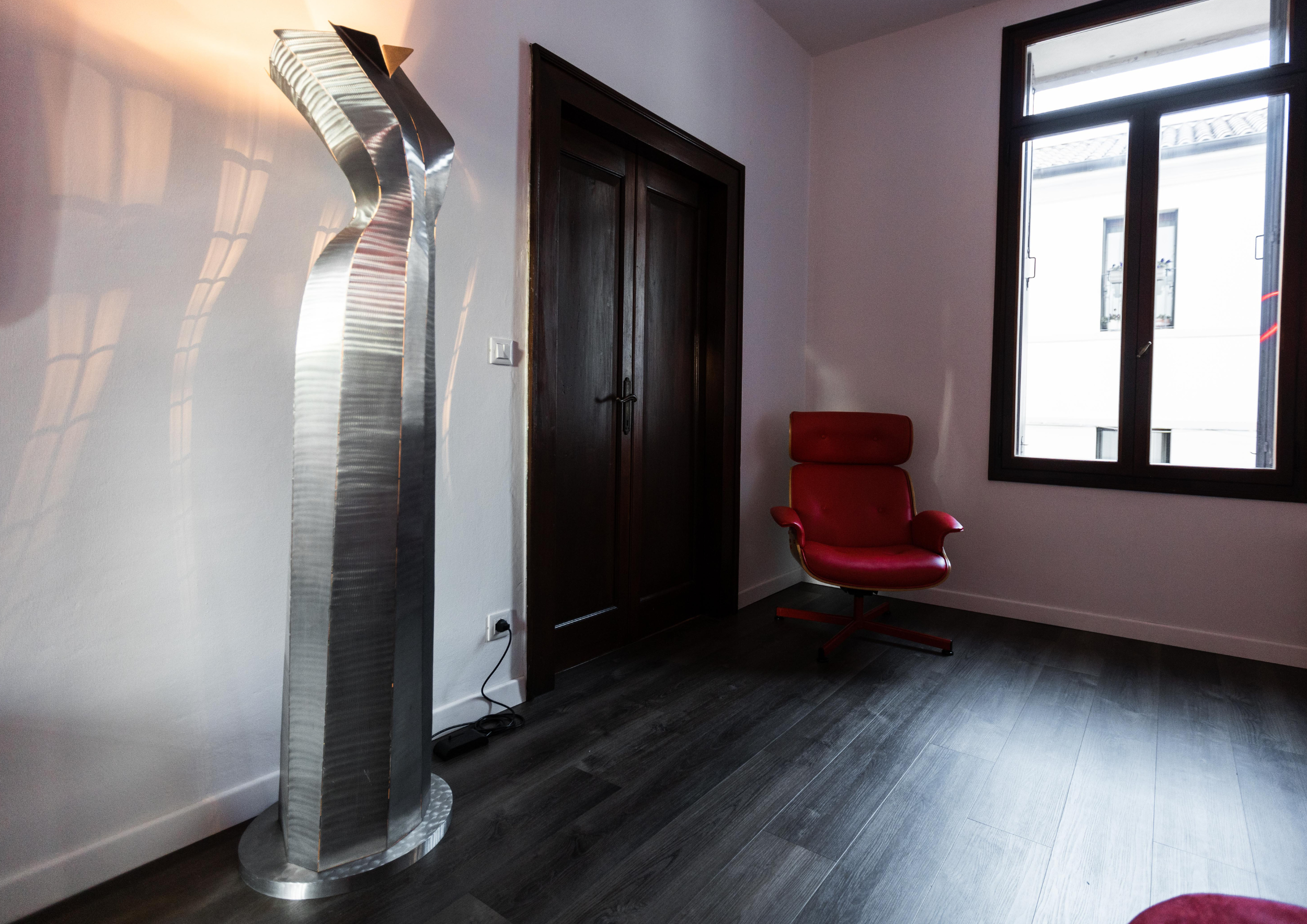 Lampada da terra in acciaio di Reinhard Stubenrauch Side