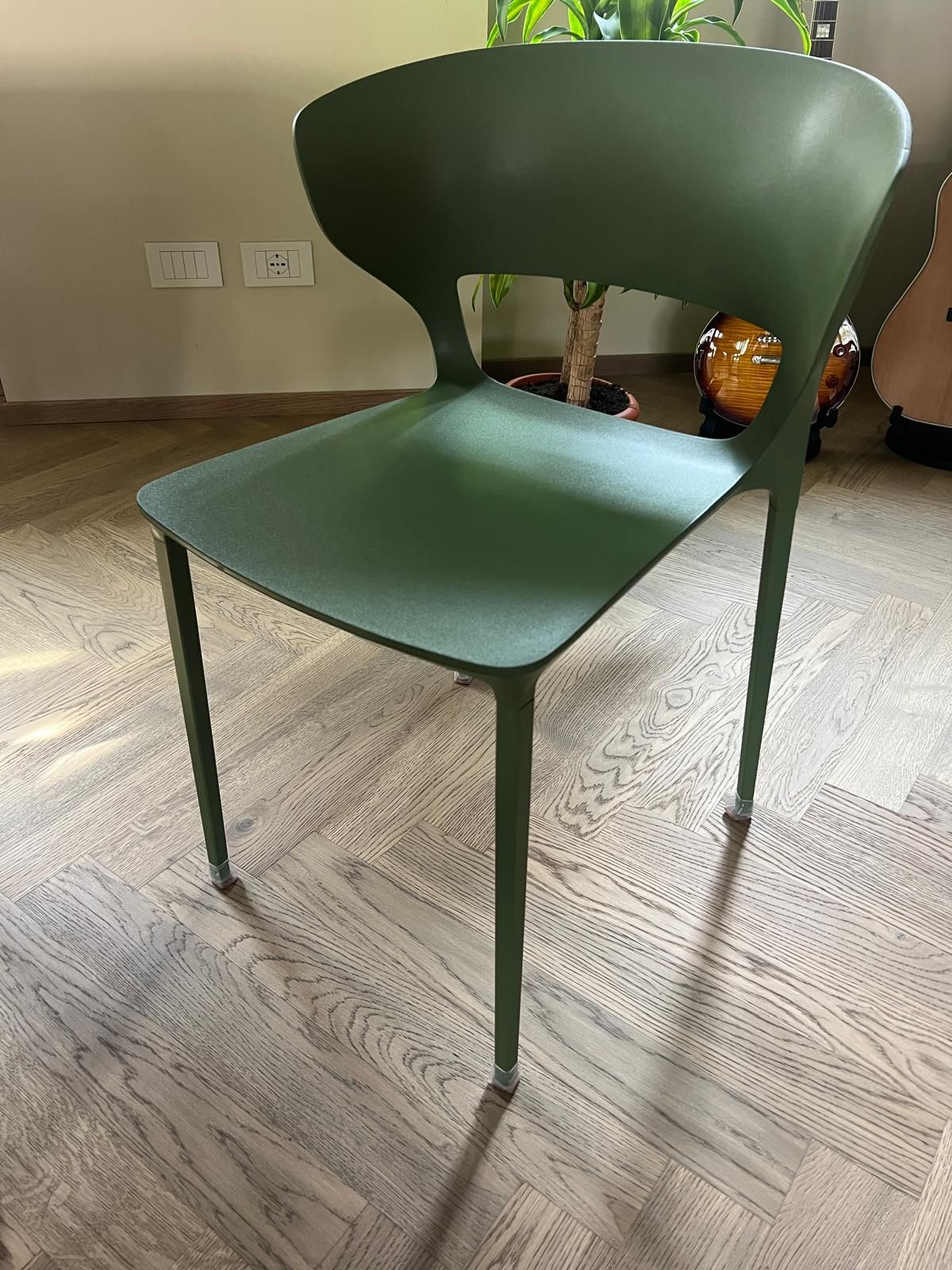 Set of 6 green Koki dining chairs Front