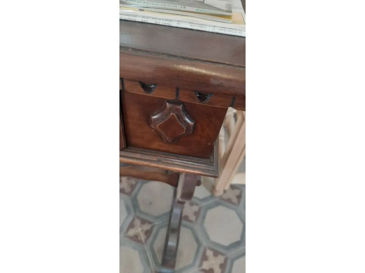 Consolle vintage in legno di noce intagliato (anni '50), Merlin  4