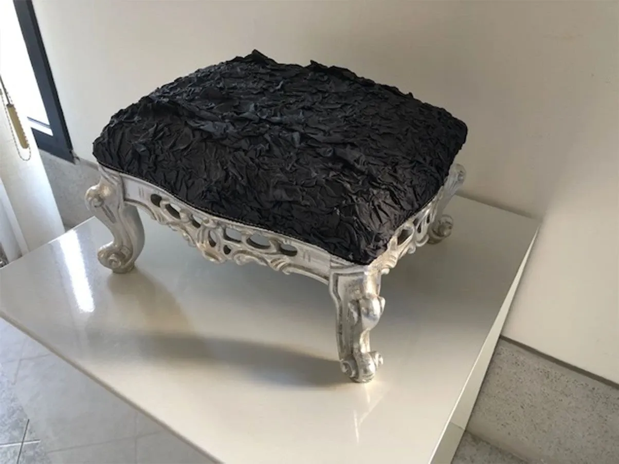 Slow Vanity pouf in carved wood and fabric (black), Modà 2