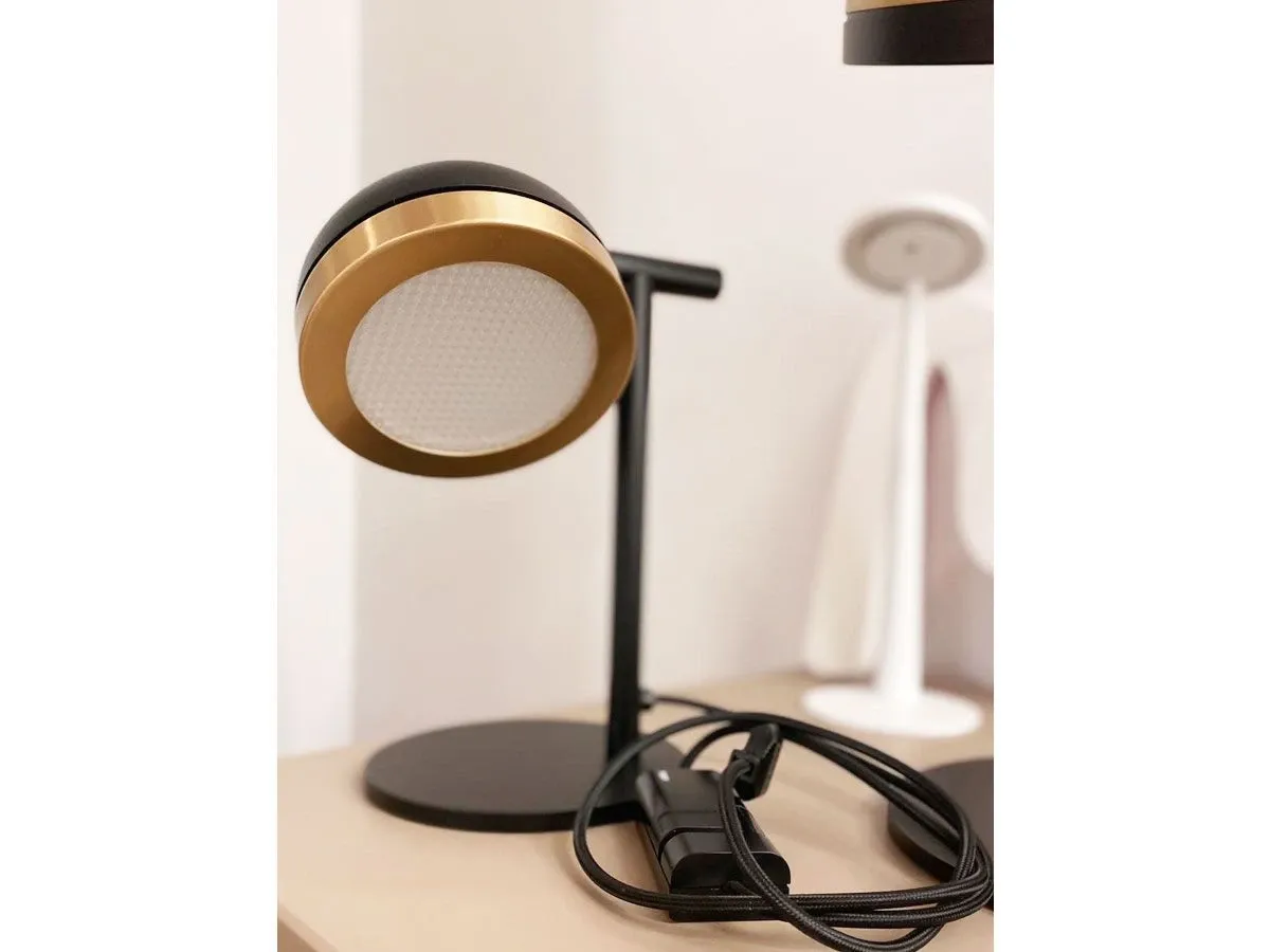 Molly 556.31 table lamp in plastic and brass, Tooy 2
