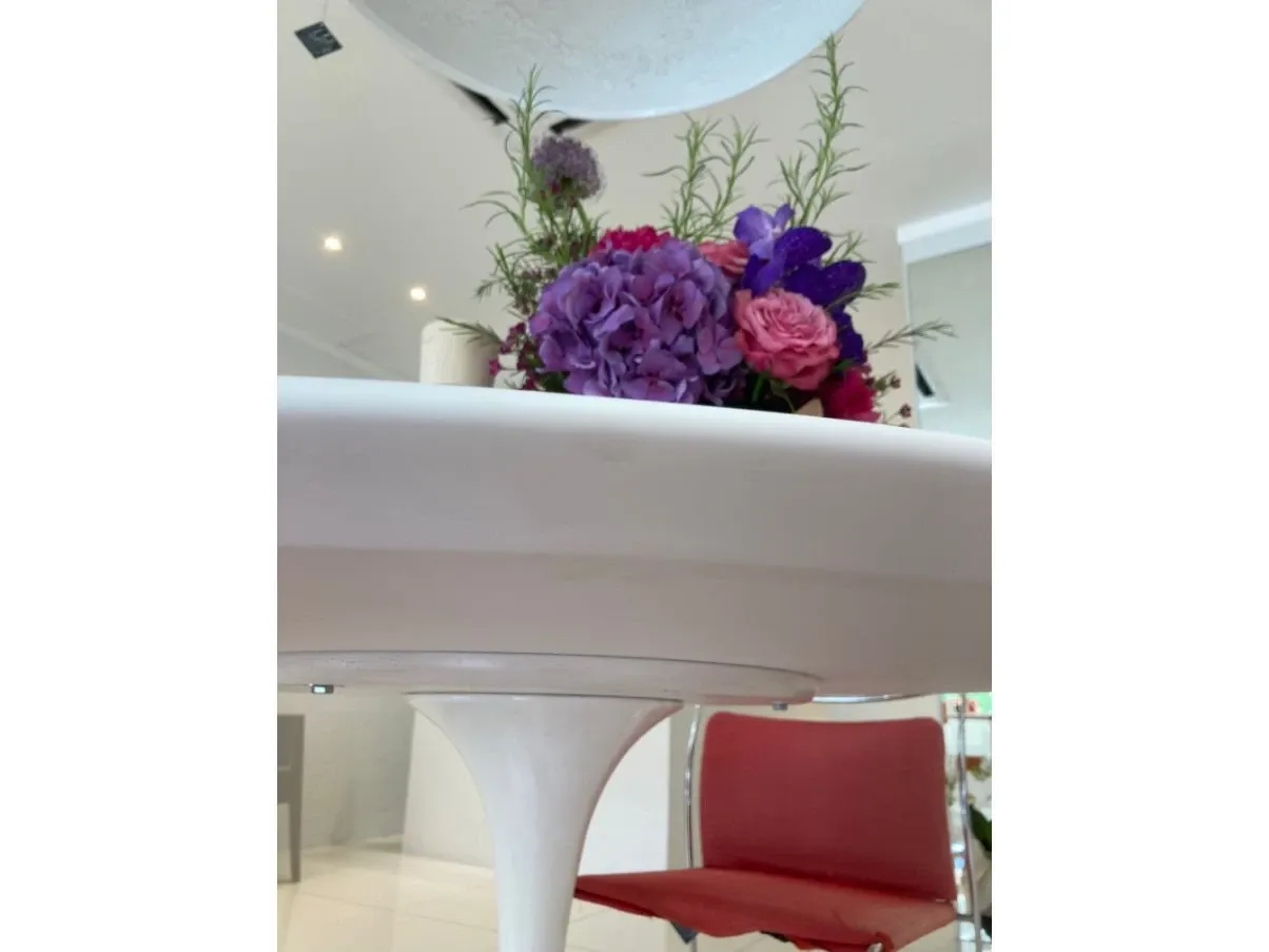 Tavolo Tulip di Eero Saarinen, Knoll  3
