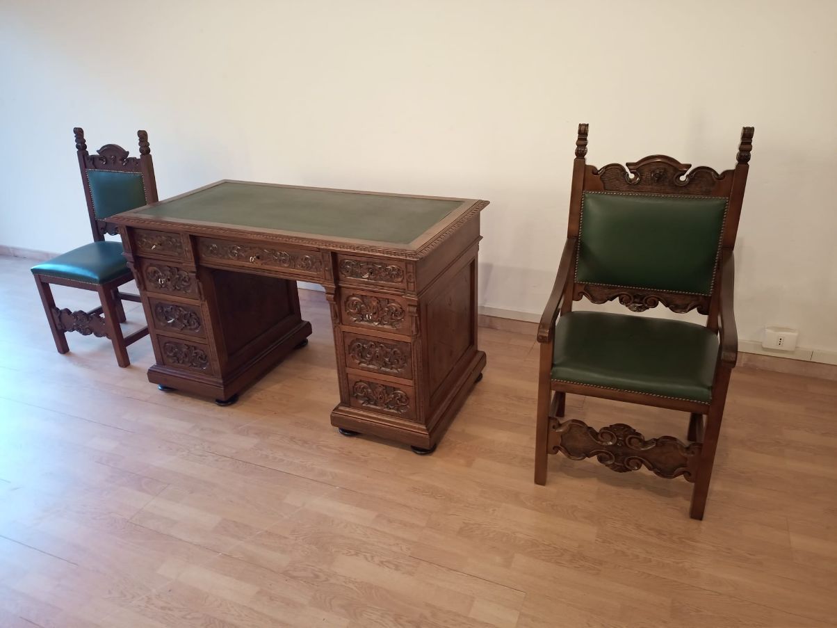 Set scrivania in legno massello e sedia vintage ('900)