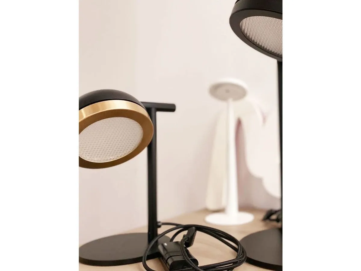 Molly 556.31 table lamp in plastic and brass, Tooy 3