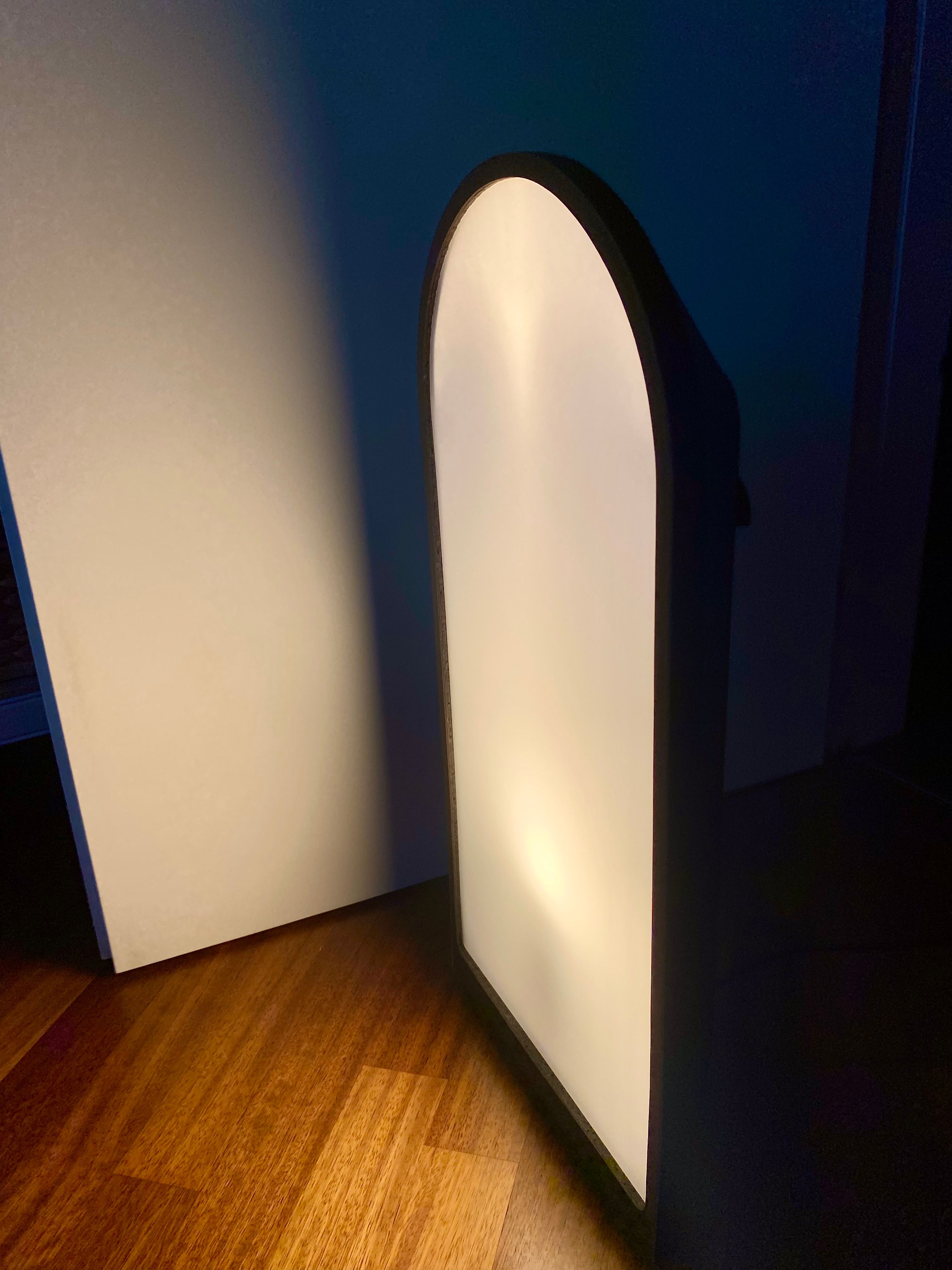 Lampada da terra Odeon in policarbonato e cuoio (marrone) Details