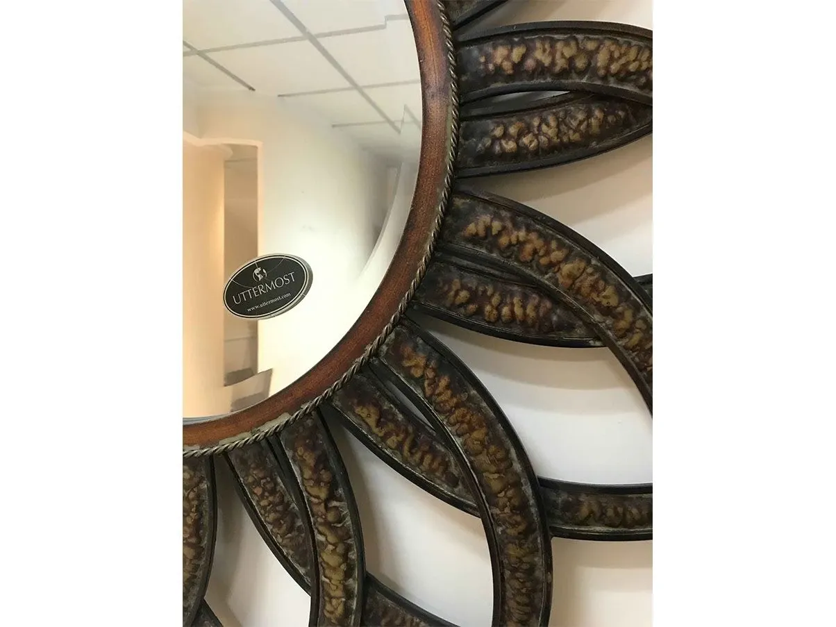 Specchio rotondo in metallo decorato, Uttermost 