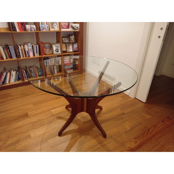 6 seater dining table in glass and walnut, image