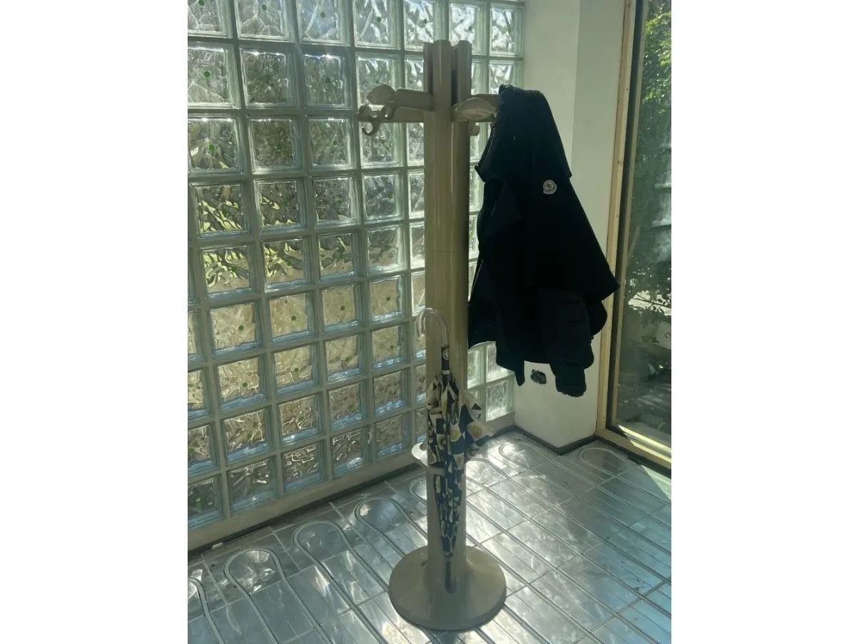 Planta coat stand by Giancarlo Piretti, Castelli 4