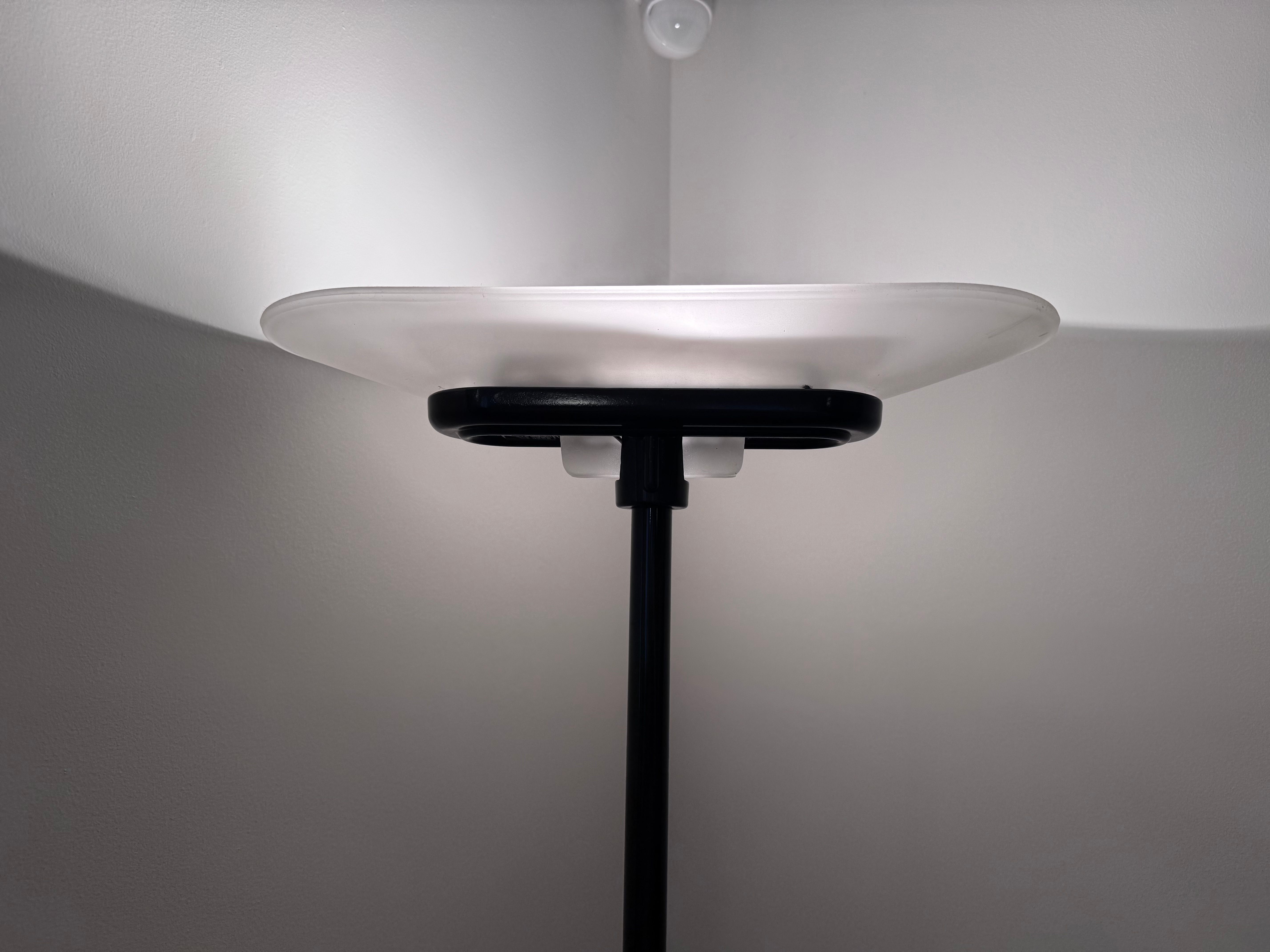 Lampada da terra Jill A 380 di King Santiago e Arnaldi (anni '70), Arteluce Front