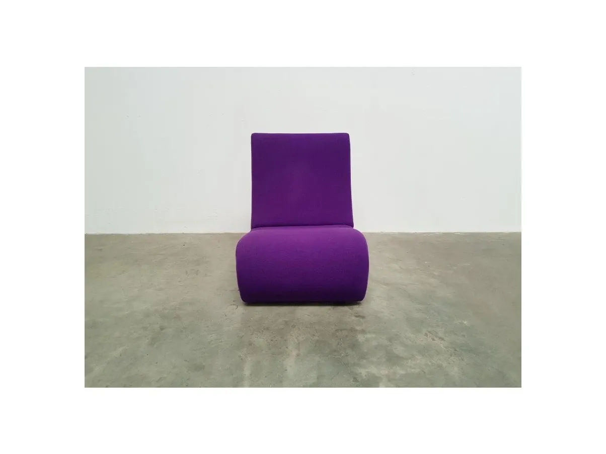 Poltrona Amoebe in tessuto viola 3