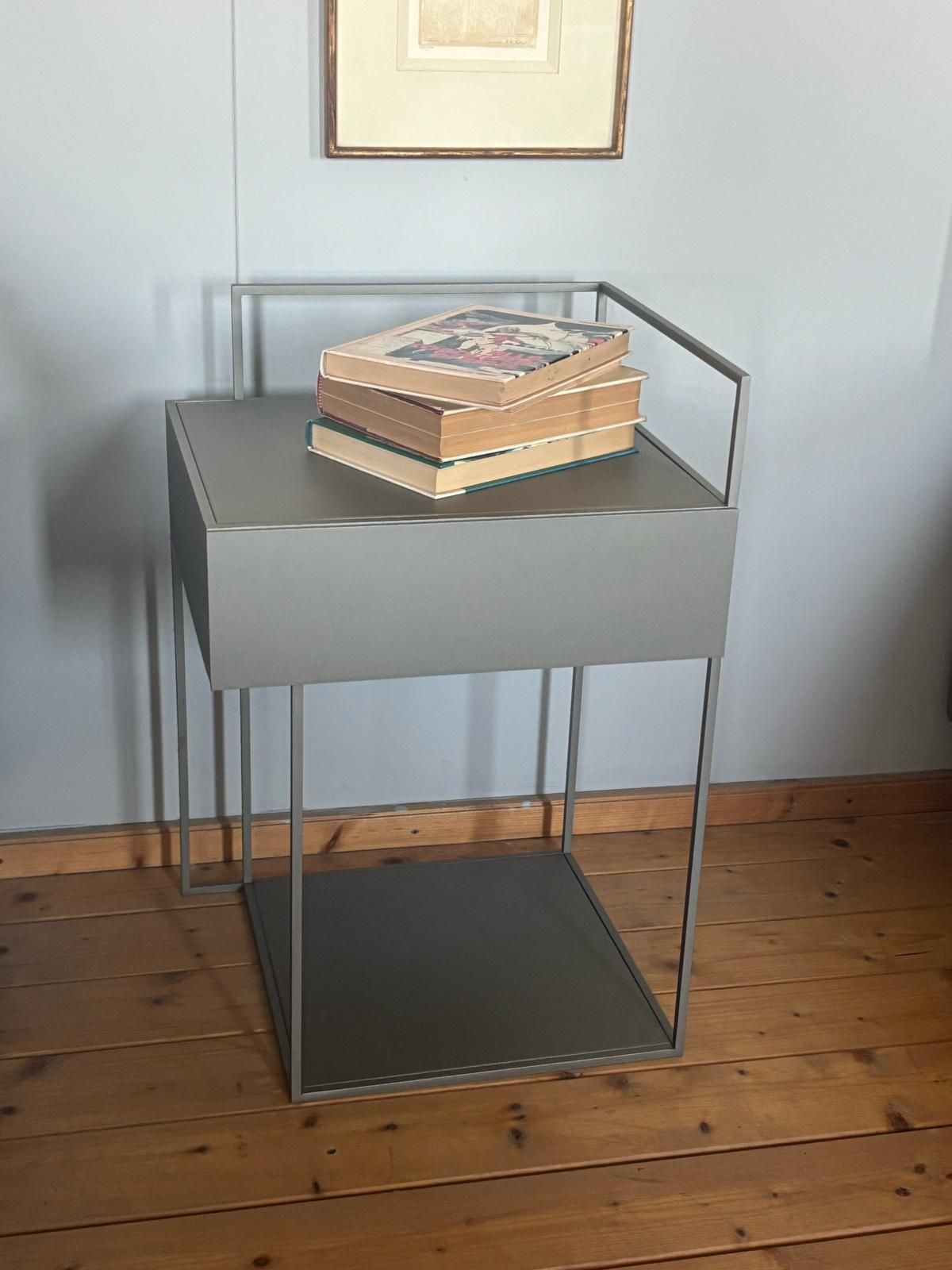 Atik bedside table in painted iron (grey), Ronda Design Front