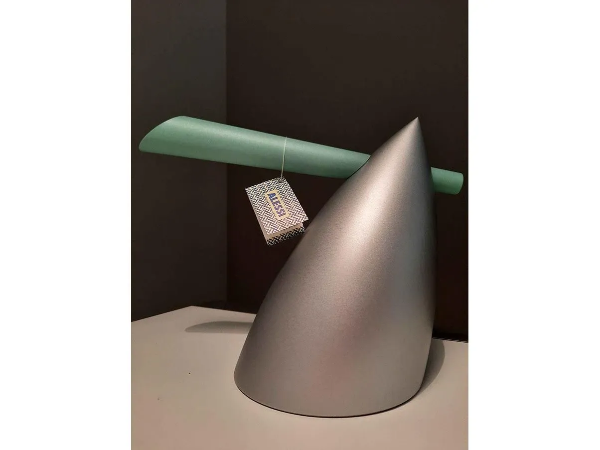 Hot Bertaa kettle by Philippe Starck in aluminum 1