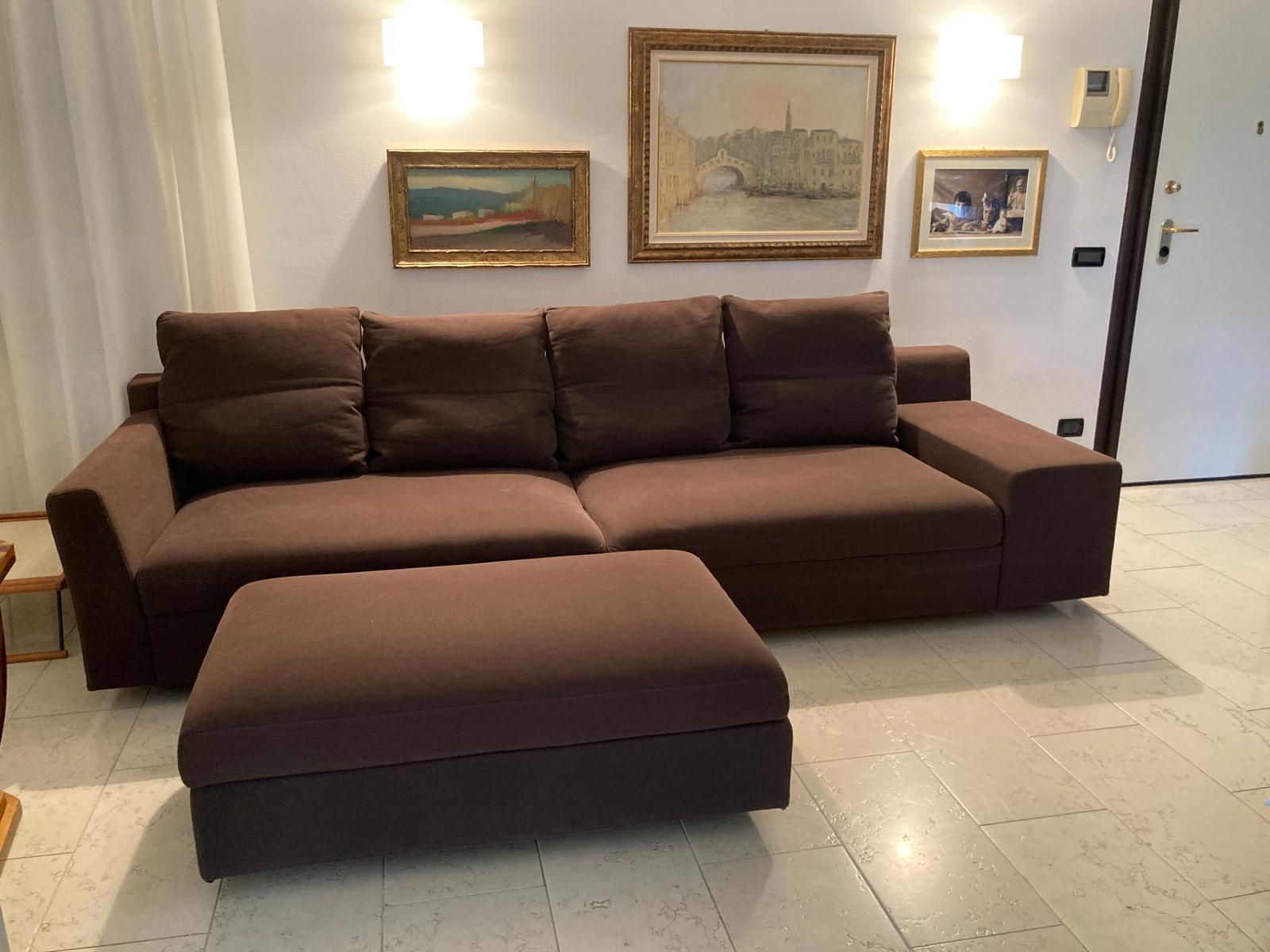 Divano 4 posti Mister di Philippe Starck Front