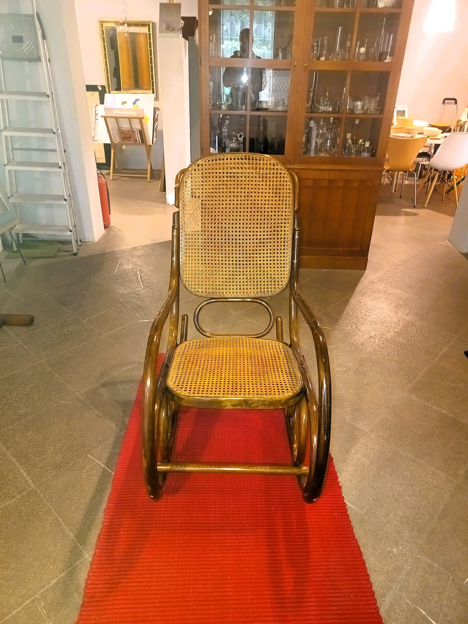 Poltroncina a dondolo Italcomma B825 in legno curvato Front