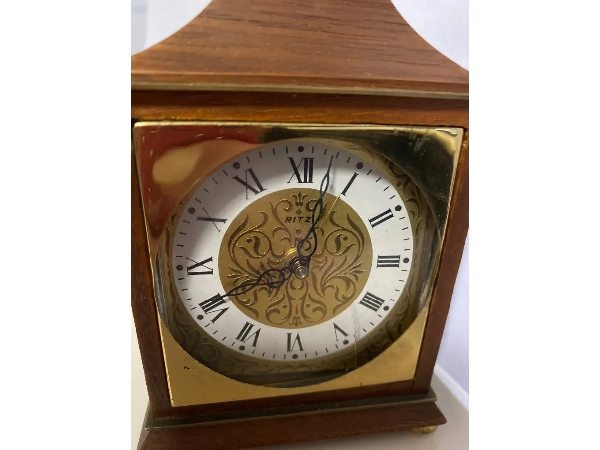 Orologio da tavolo vintage in legno marrone, 1