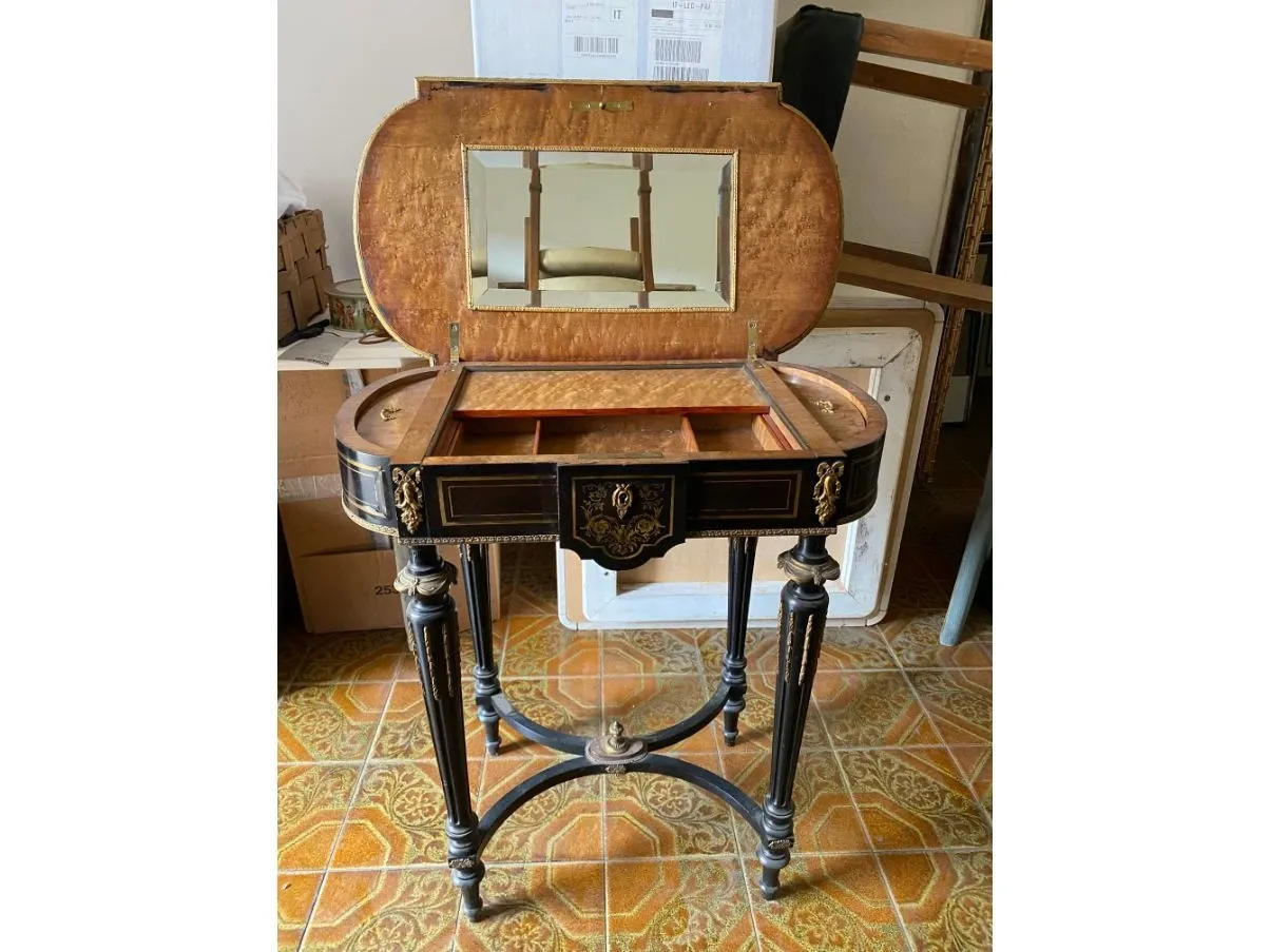 Tavolino vintage in legno intarsiato, 3