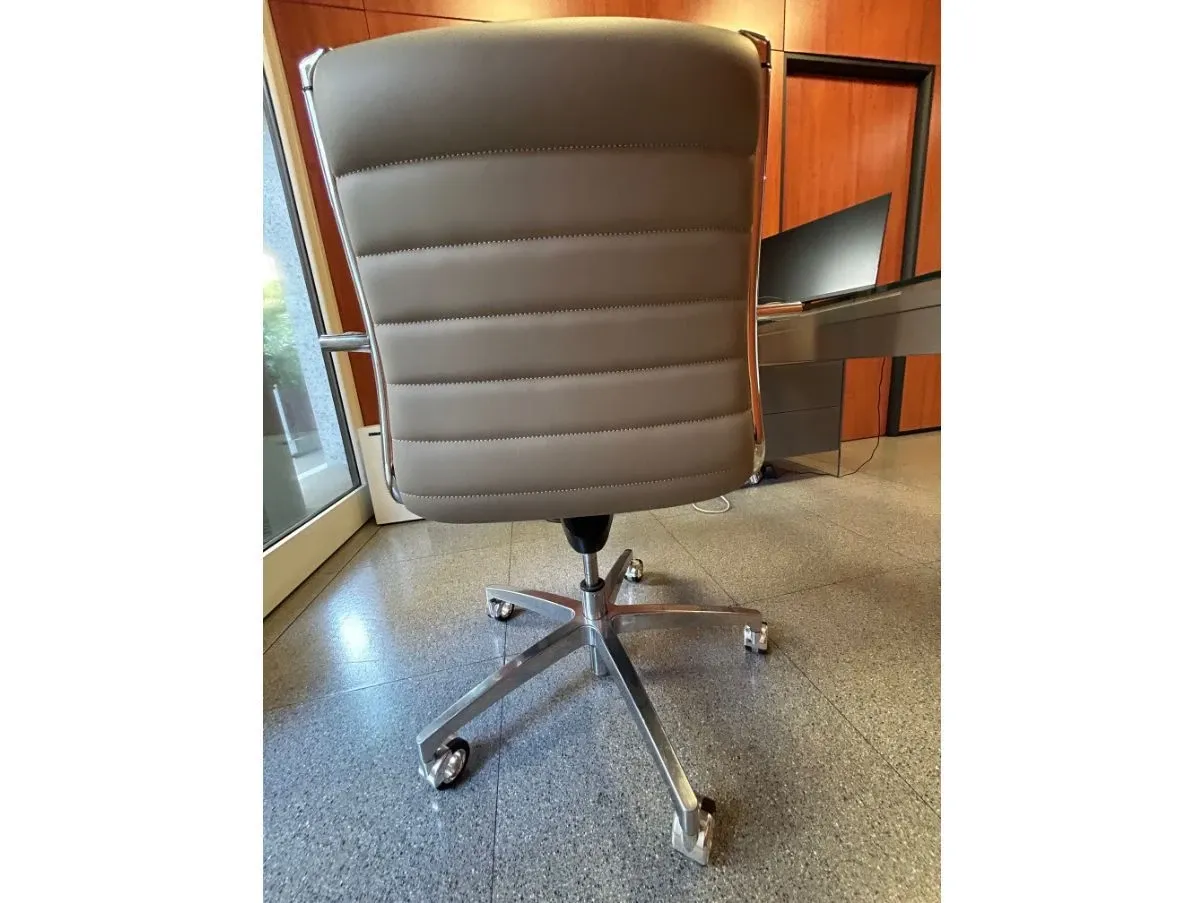 Vega L chair in eco-leather, Sitland 4