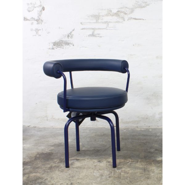 LC7 armchair by Le Corbusier and Charlotte Perriand, Cassina image